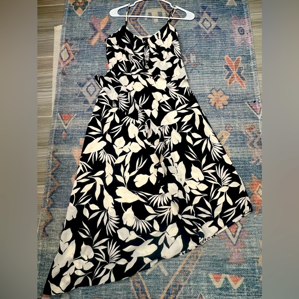 Banana Republic- Navy & White Midi Floral Dress